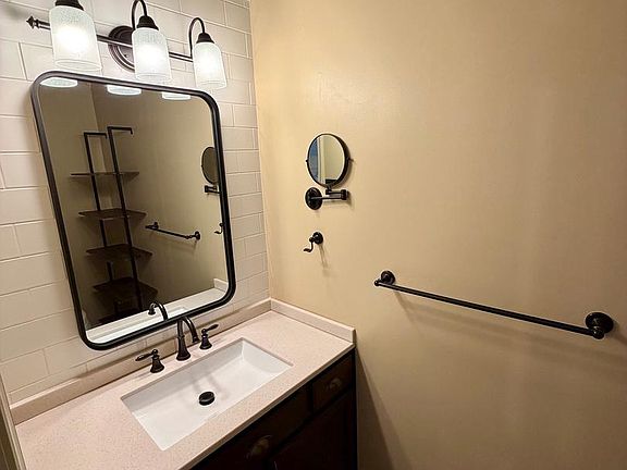 5th image of 102 Lorenzo Ct #102