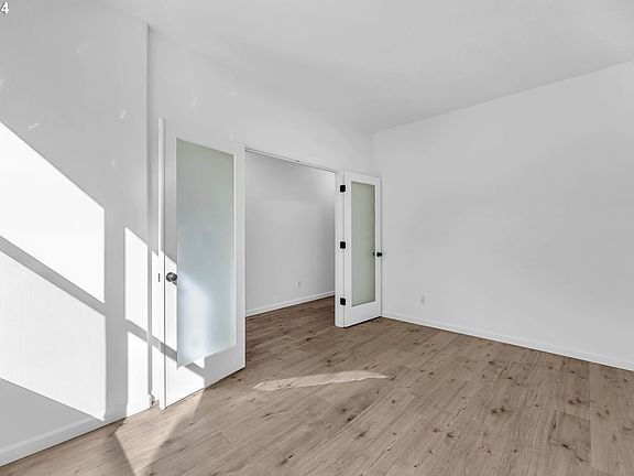 5th image of 5805 NE 59th Ave