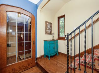 3944 N Ridgefield Cir, Shorewood, WI 53211