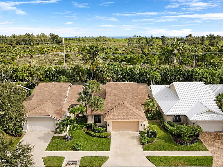 111 Seashore Dr — Photo 24