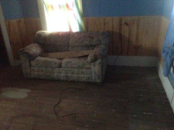 4th image of 605 SE 2nd Ave