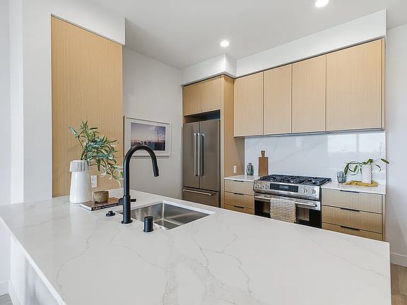 3rd image of 3555 Overland Ave #311