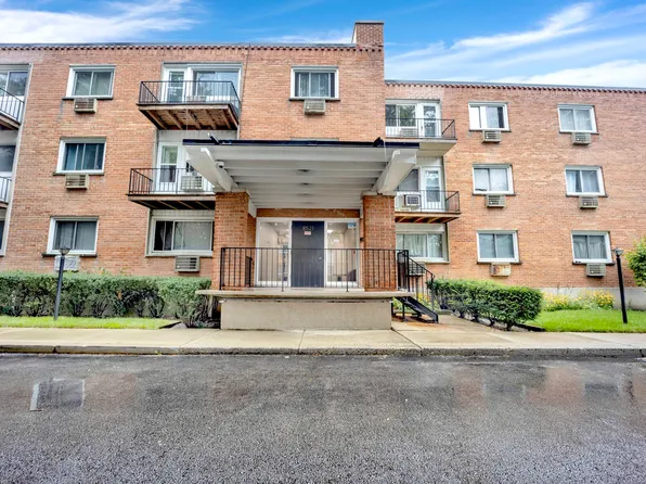 8521 Lotus Ave APT 802, Skokie, IL 60077