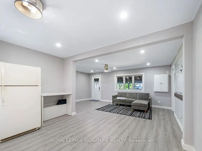 597 High St — Photo 2