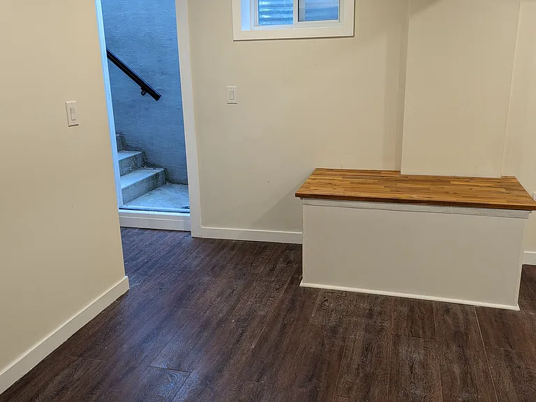 100 Westgate Ave #BASEMENT — Photo 3