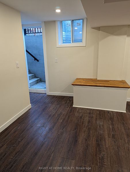 Ajax House for rent - 2 Bedrooms — photo 2
