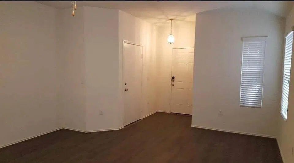 7200 Dungarees Way
