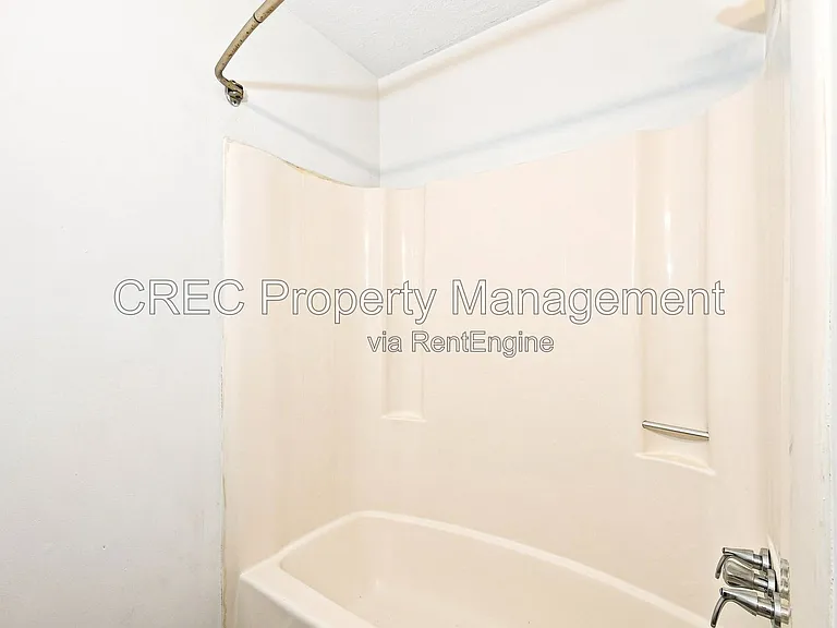 2736 Jobee Dr — Photo 14
