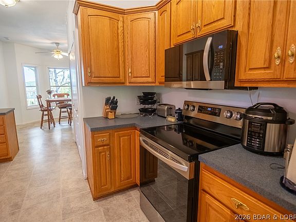 5th image of 42 Bluff Dr