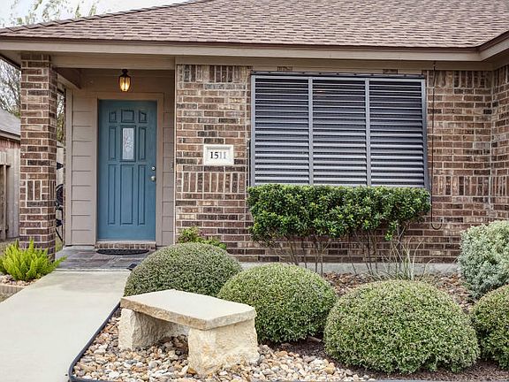 2nd image of 1511 Windy Oaks Dr