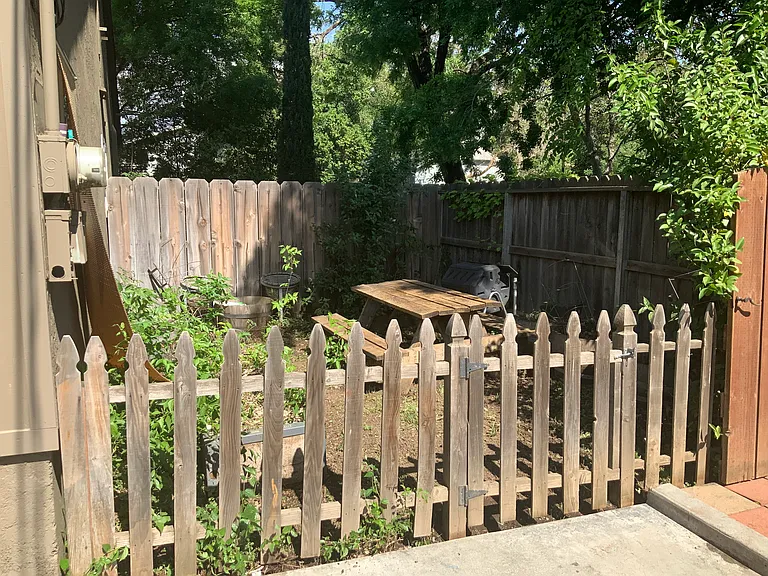 1825 Laburnum Ave — Photo 9
