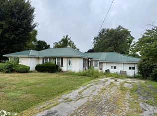 411 N Oak St, Agency, IA 52530