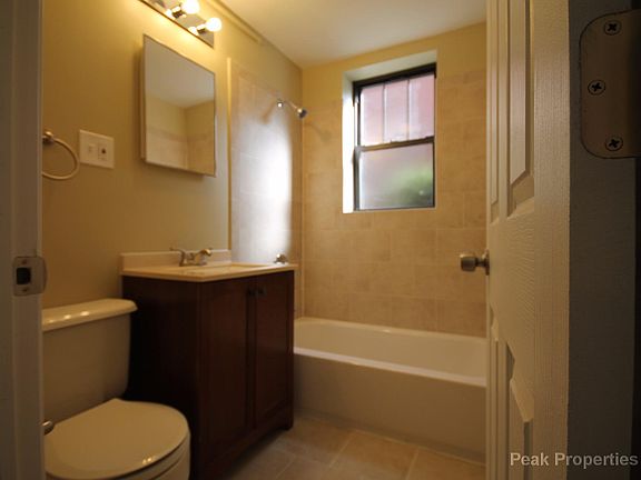 3rd image of 1137 Oak Ave APT 3W