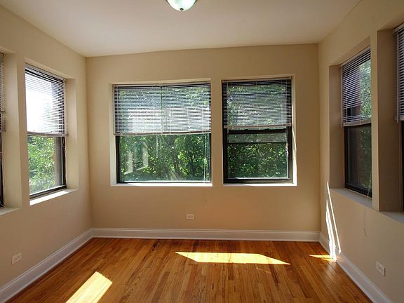 2nd image of 5003 N Sawyer Ave APT 1