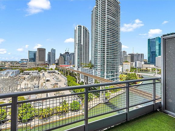 4th image of 690 SW 1st Ct APT 1709