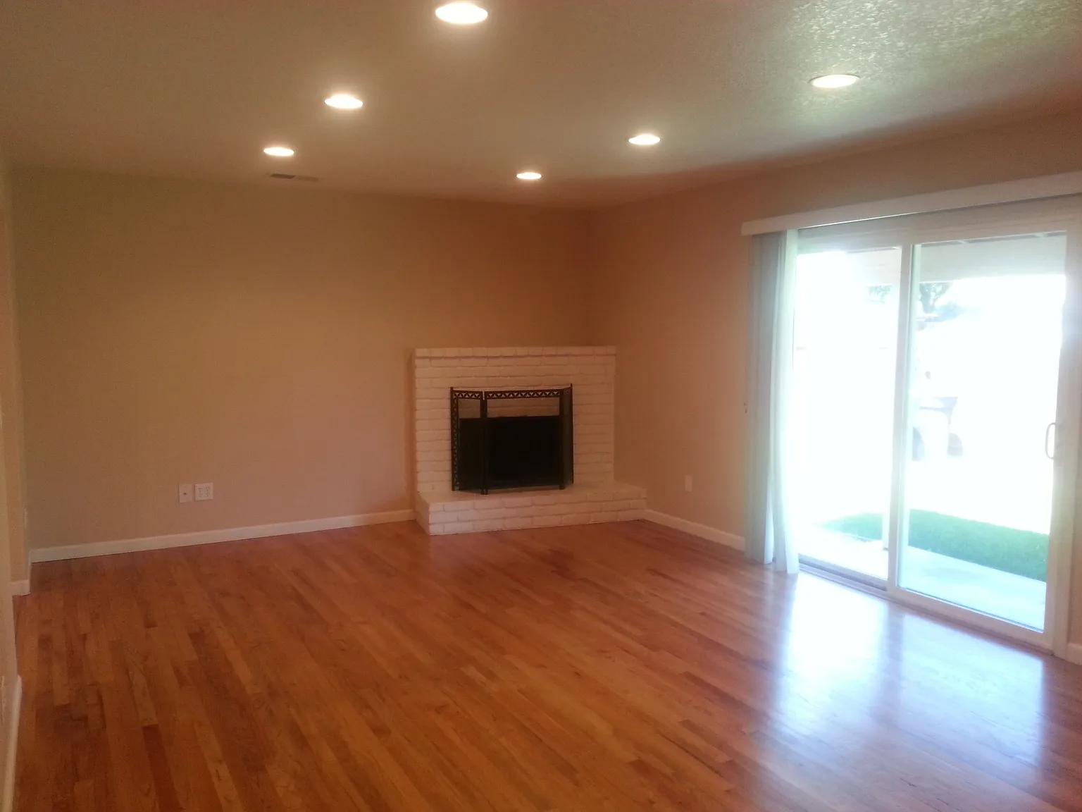 1808 Arlington Dr photo 1