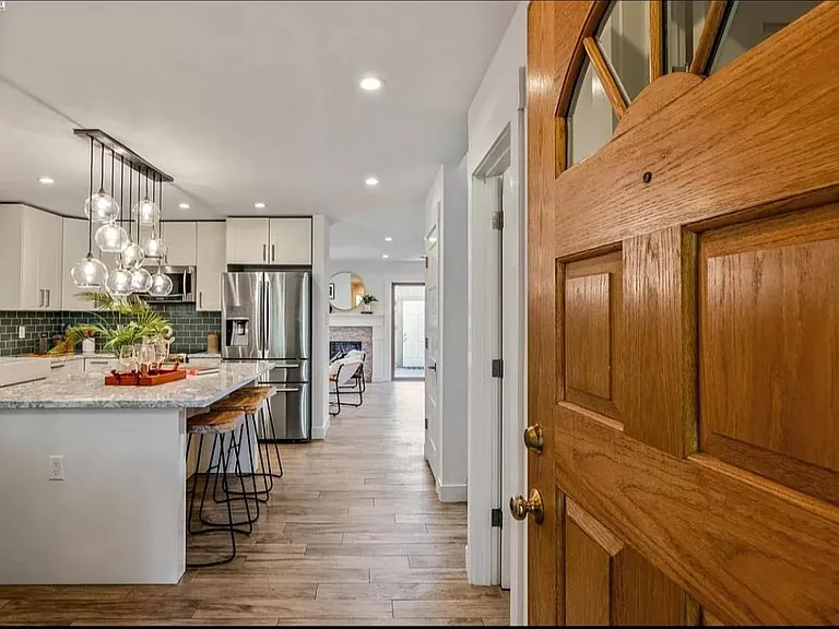 3161 Santa Cruz Ln — Photo 4