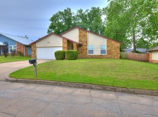 1210 E 139th St, Glenpool, OK 74033