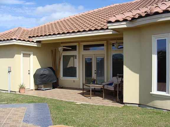2nd image of 126 Oleander Dr