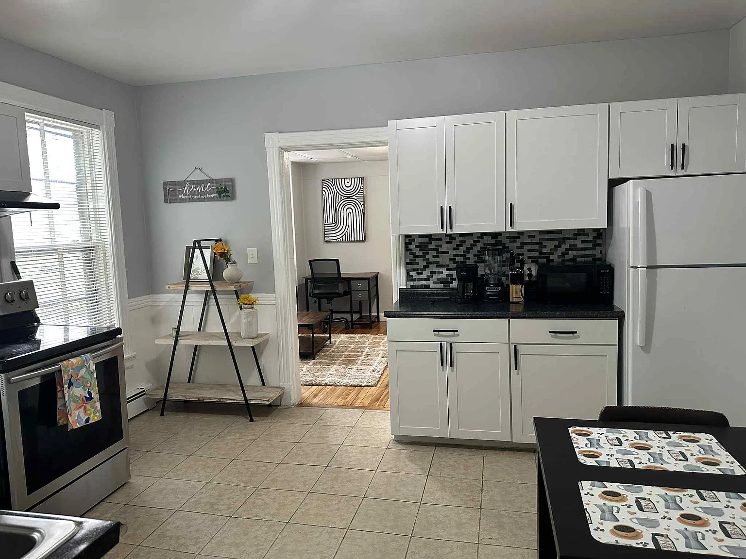 1 bed, 925 sqft, $1,690 — Photo 3