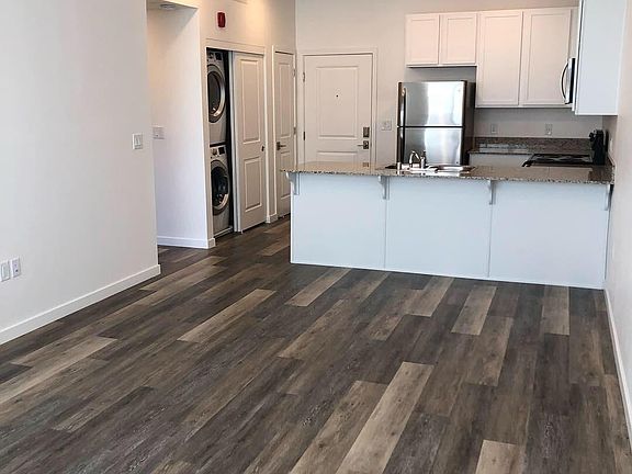 3rd image of 1130 Avenue Of The Oaks Unit 520