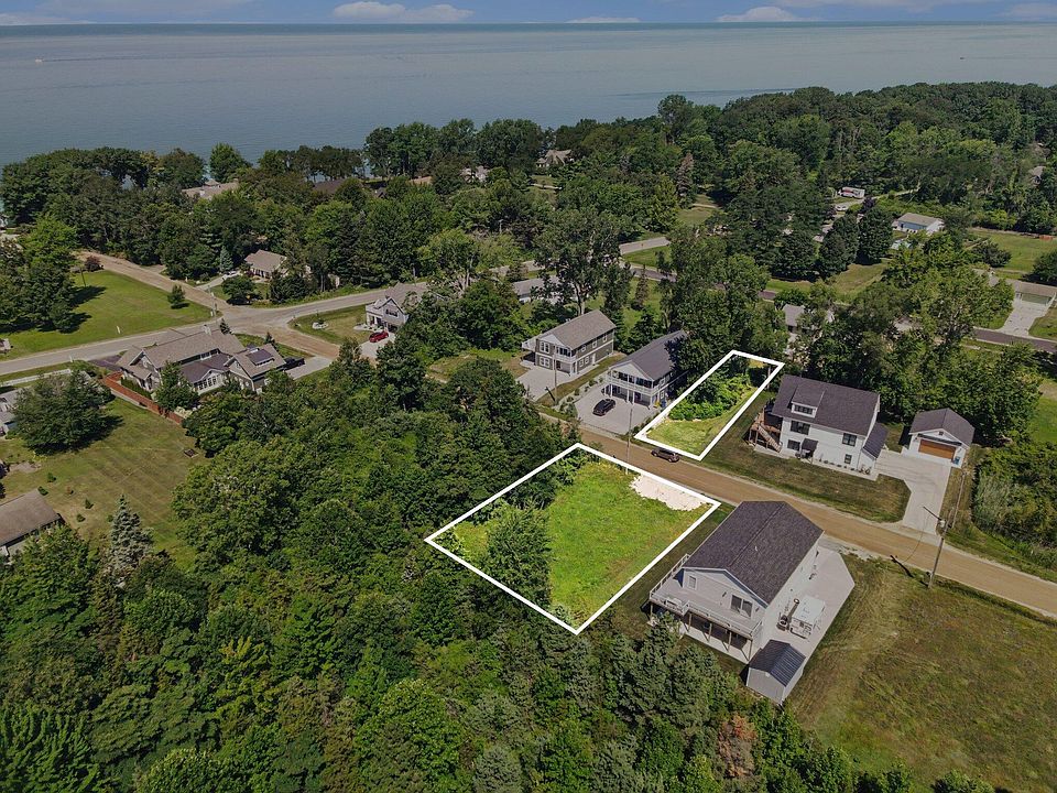 1st image of 7368 Beachview Dr