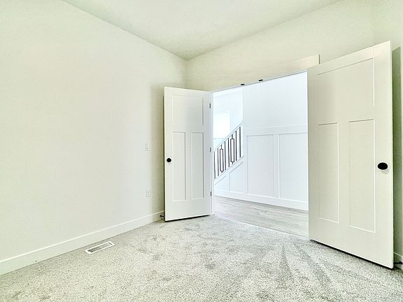 4th image of 13886 S Greenford Ln
