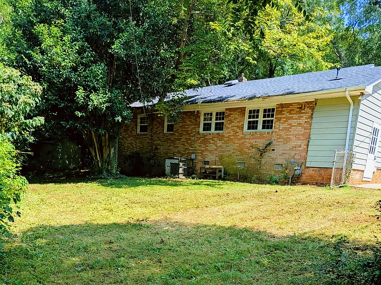 3927 Glenville Ave — Photo 3