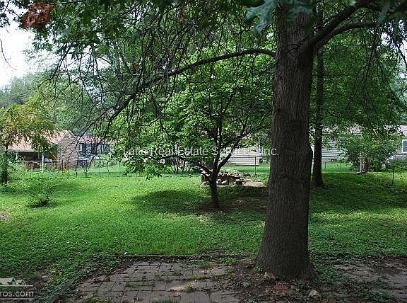 3rd image of 1208 N Vista Dr