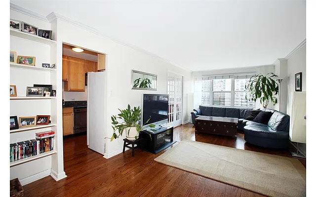 Sold by Douglas Elliman | media 24