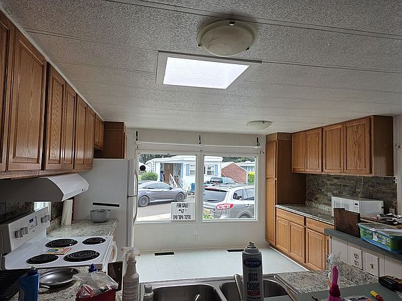 3rd image of 3950 Coburg Rd Space 44