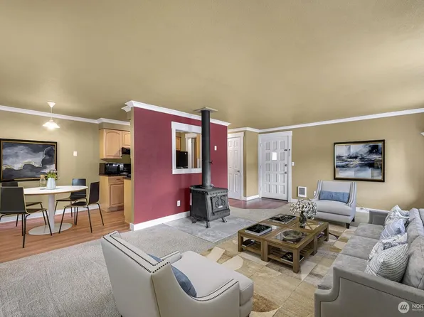 17204 NE 45th St, Redmond, WA