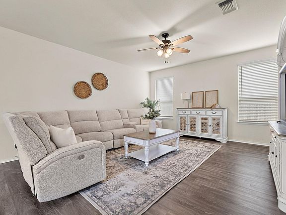 4th image of 241 La Dera Dr