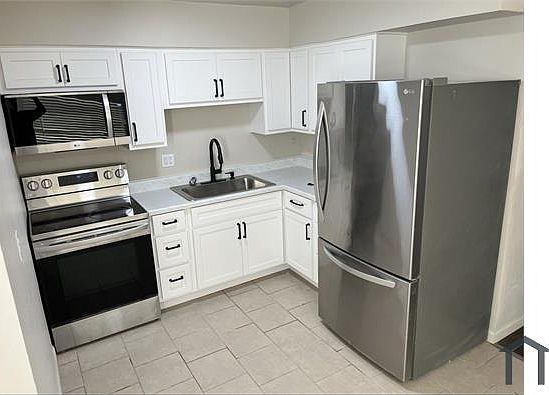 1st image of 4136 W Carter Ave