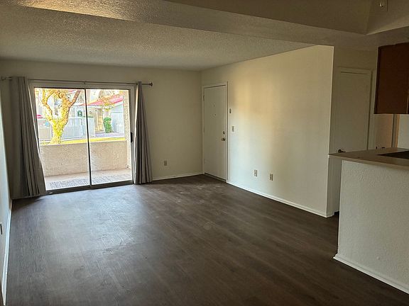 4th image of 10610 S 48th St Unit 1106