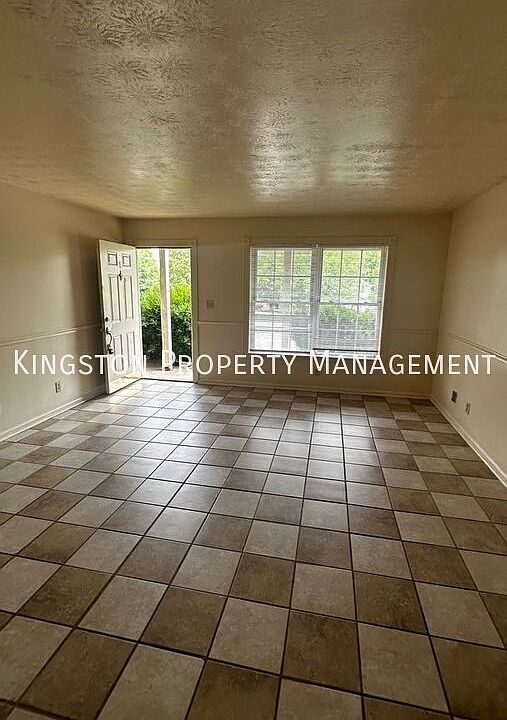 1st image of 25 Holladay Dr #15