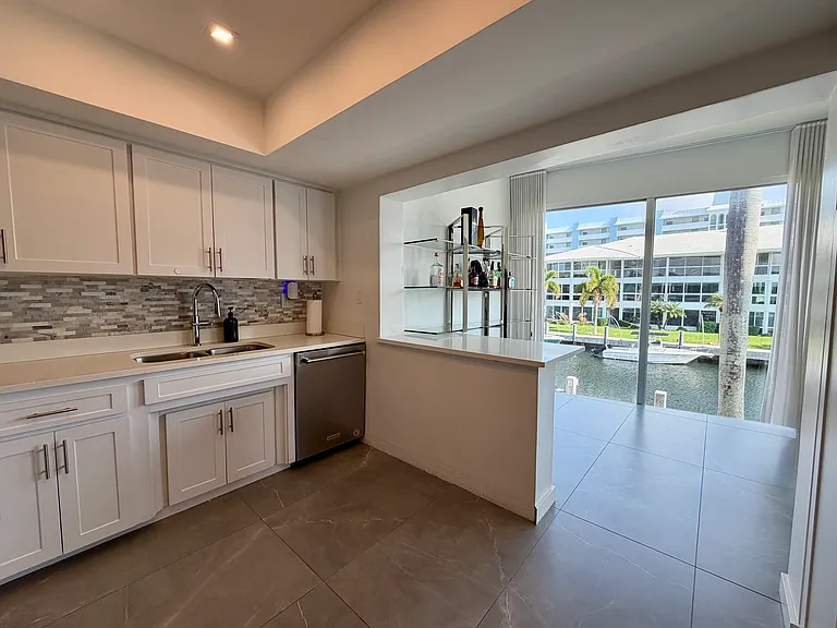 3051 NE 47th Ct #202 — Photo 14