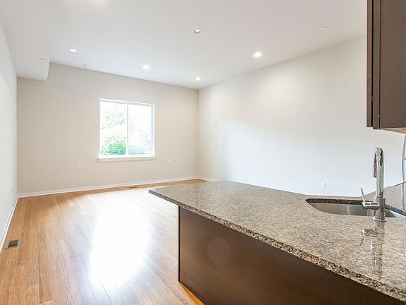 5th image of 407 N 40th St #415-202