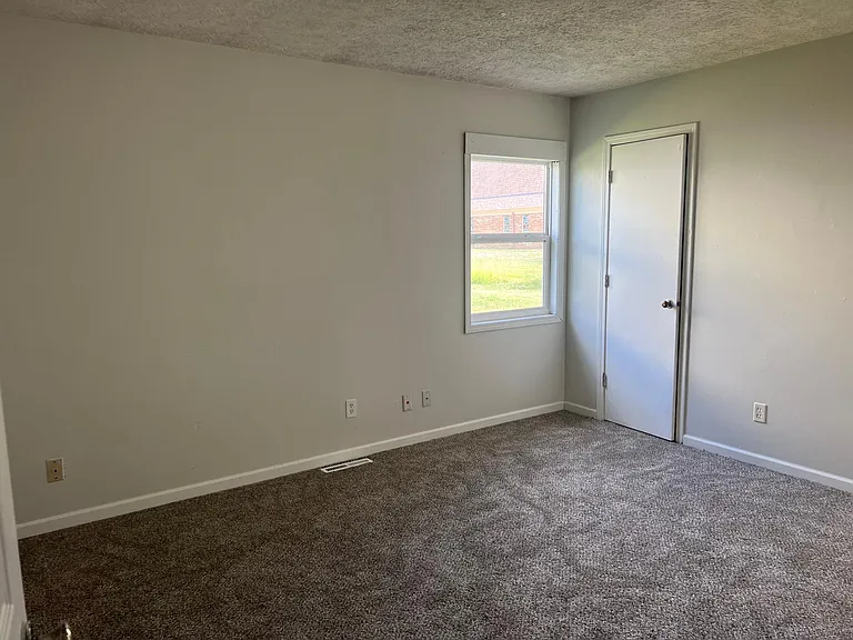 3829 Sherman Towne Dr — Photo 10