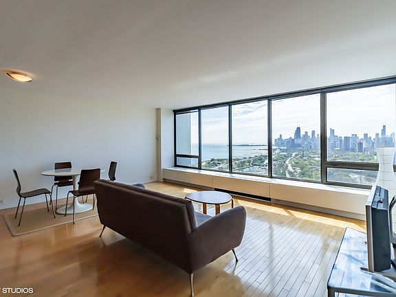 4th image of 2800 N Lake Shore Dr APT 3510