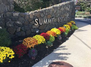 1004 Paradise Rd APT PHC, Swampscott, MA 01907