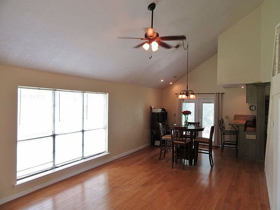 5th image of 1181 Westmeadow Dr
