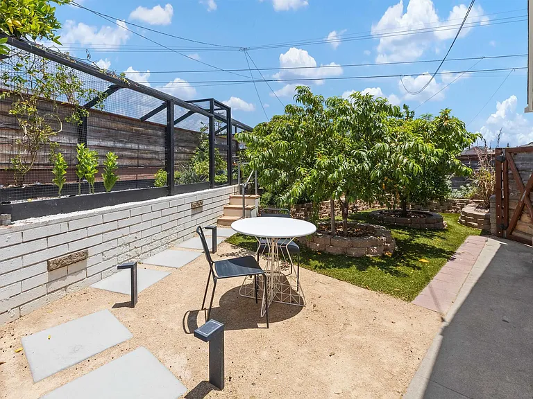 2068 Montclair St — Photo 31