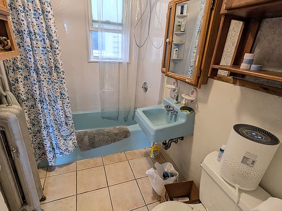 5th image of 104 Conwell Ave #1