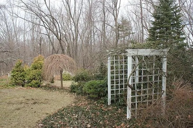 70 Newton St — Photo 11
