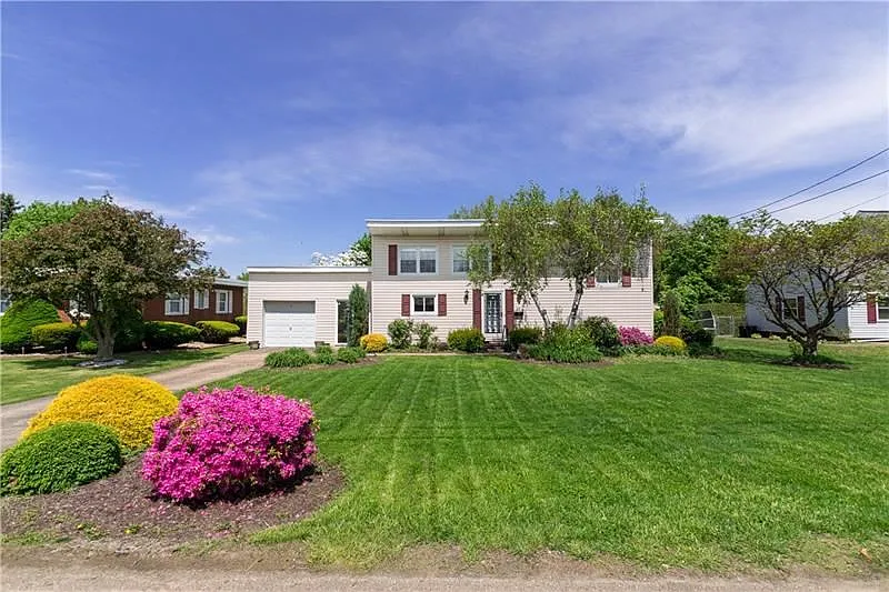 27 Foreman Ave photo 1
