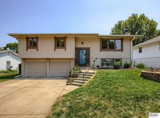 4305 N 101st St, Omaha, NE 68134