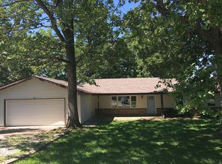 105 W Kennedy St, Strafford, MO 65757