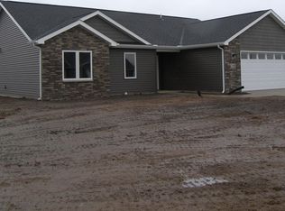 7881 E Goodison Rd, North Webster, IN 46555