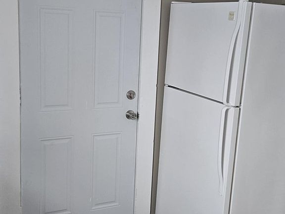 5th image of 1040 Nelson Ave
